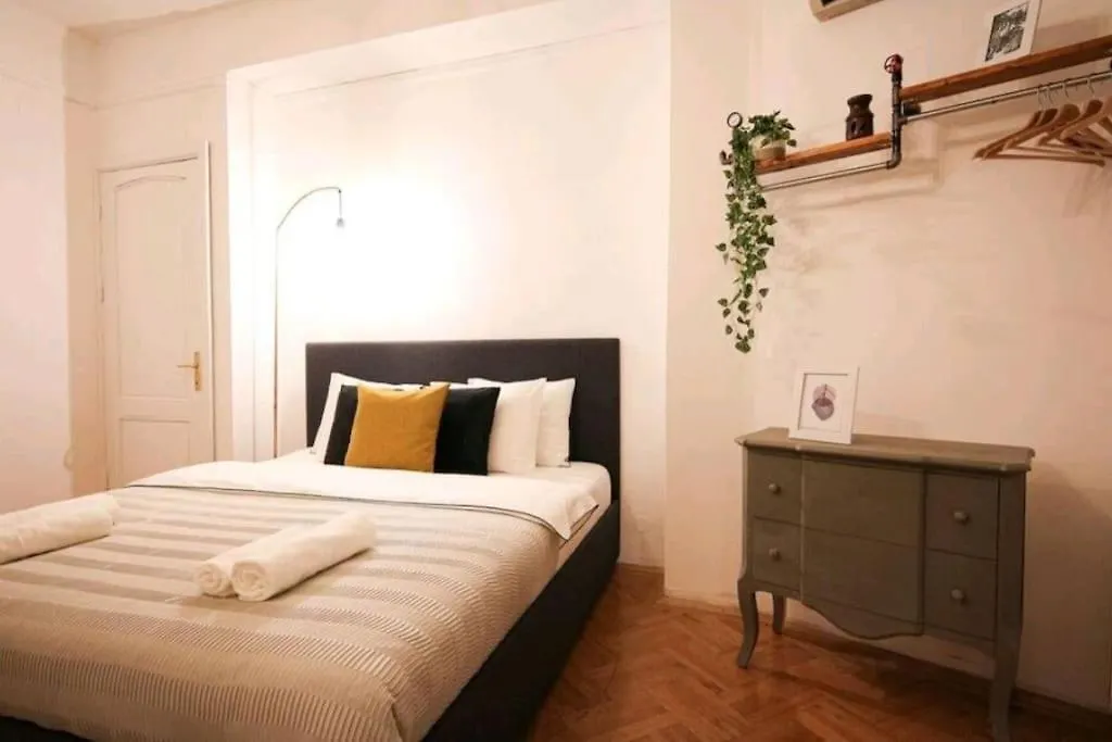 University Square - Old Town Bucharest Apartment