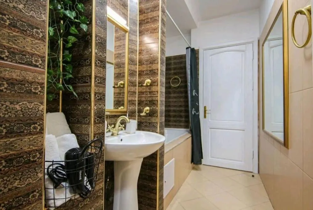 Apartment University Square - Old Town Bucharest